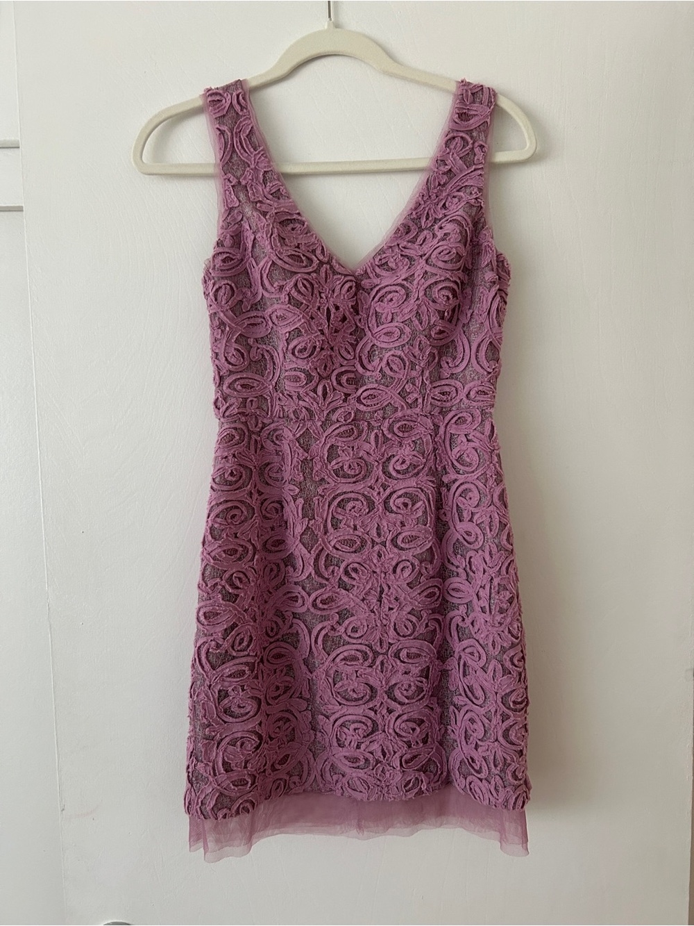 BCBGMaxAzria Marissa Rose-Patterned Lace V-Neck Mini Dress in Mauve - Size 4